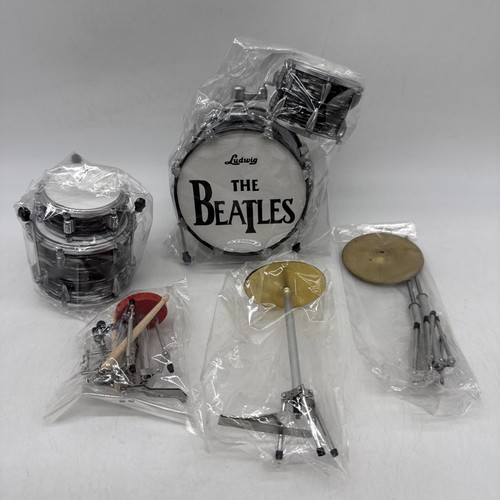 Beatles mini drum kit - mini,
